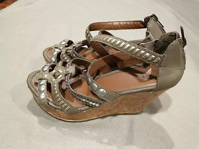 L.E.I. Womens Brown Pearl T Strap Zip Heel Wedge Sandals Bling Shoes Size 9 M • $26.38