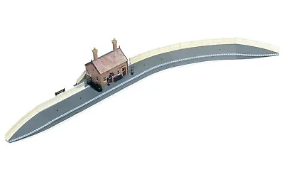 Hornby OO Gauge Country Station Building Kit R8000 Model Train Layout Railway  • £35.99