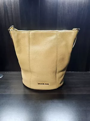 Michael Kors Brooke Medium Bucket Messenger Bag Leather Purse • $68.99