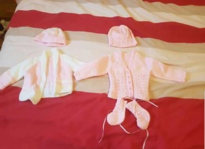£6 • Buy New Hand Knitted Baby Girl 3 - 6 Month Clothes Set.