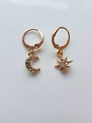 $7.19 • Buy Womens 14k Gold Plated Moon And Star Huggie Earrings 
