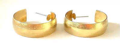 Vintage Ladies Gold Tone Textured Wide 10 Mm Hoop Earrings 1 1/8  D • $17.88