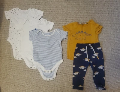 £2.99 • Buy John Lewis Boys Bodysuits, T-shirt & Trouser Set 3-6 Month Bundle