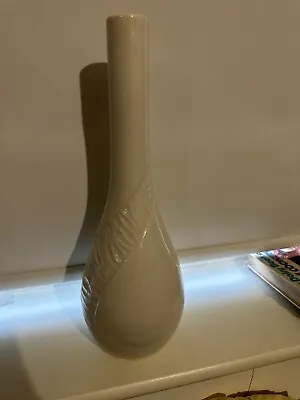 £0.99 • Buy Beleek Vase