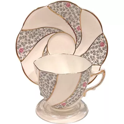 Vintage Rosina Fine Bone China Gray/Pink Floral Chintz W/Gold Trim Teacup&Saucer • $38