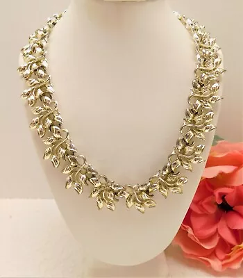 VINTAGE 1950's CORO LEAFY VINE GOLD TONE 16  NECKLACE • $16