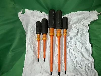 Klein Tools Lot Of 5 Screwdrivers Phillips And Flathead.  Insulated • $15.50