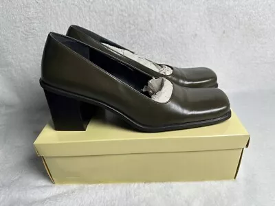 Vintage Enzo Angiolini Women's Khaki Leather Heels Loafer Size 10 • $15