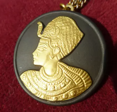 £49.99 • Buy RARE 1970S BLACK BASALT GOLD TUTANKHAMUN WEDGWOOD PENDANT  3cm