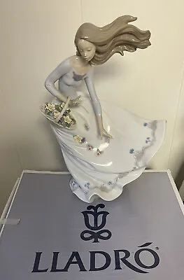 LLADRO #6767 “Petals On The Wind” With Original Box • $650