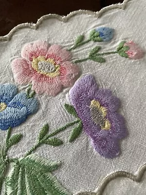 VTG Set/3-LG Oval 11 1/2 X 16 1/2 Embroidered Floral Centerpiece W/2 @ 6”Doilies • $17