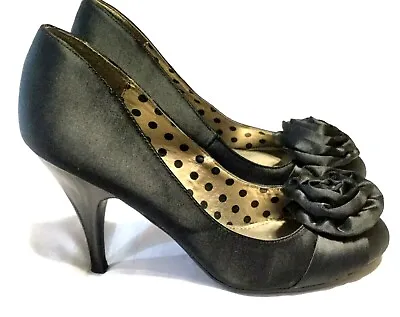 $33.99 • Buy RARE WOMEN'S SIZE 8.5 FERGALICIOUS SHOES Black Blossom Pumps Heels