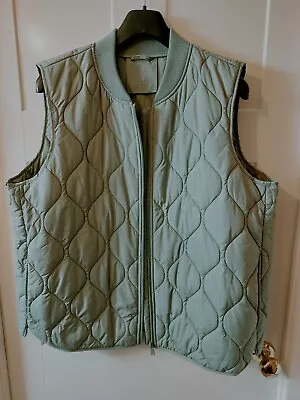 Ladies Marks And Spencer  Quilted Light Weight Gilet Size 20 • £19.50