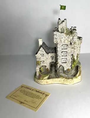 1992 David Winter Cottages  O'Donovan's Castle  Original Box COA & Flag • £72.31