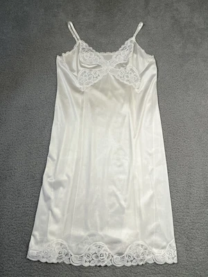 $12.75 • Buy Vintage Vanity Fair Ivory Nylon Lace Full Slip Adjustable Size 36 L USA