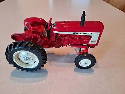 Scale Models: International Farmall 606 Tractor: 1/16 Scale: Vintage • $49.95