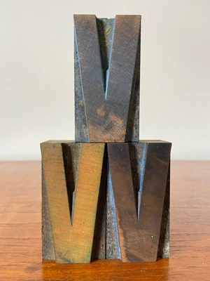 £6.99 • Buy Letter V - 3 AVAILABLE - 7 Cm - Vintage Wooden Letterpress Printers Block Type