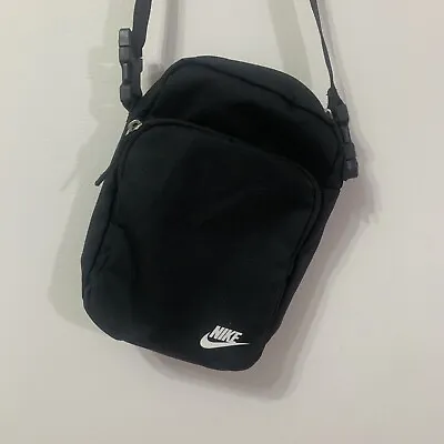 Nike Heritage Crossbody Bag Man Bag Black VGC • £14.99