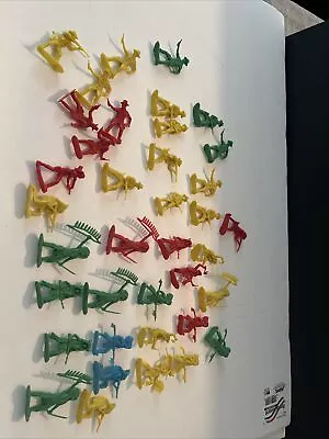 Vintage Cowboys And Indians Plastic Figures - LOT • $0.99