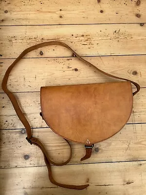 Vintage Leather Saddle Messenger Cross Body Half Moon Tan Bag • £19.99