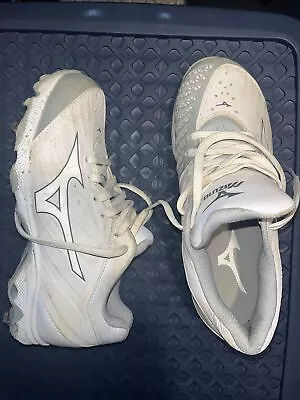 Mizuno Cleats - Size 6 Youth • $17