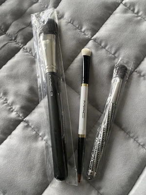 £35 • Buy Mac Make Up Brushes Bundle 