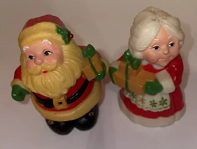 Vintage Hallmark Santa Claus And Mrs Claus Plastic Salt And Pepper Shakers 3  • $13.99