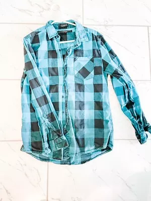 Men's Carbon Ombre Teal Checkered Button Up Shirt Medium • $5