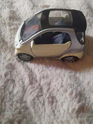 Smart City Coupe Maisto 1/33 Scale Diecast Cream/Silver Toy Car Model • £7