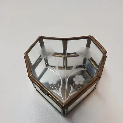Vintage Floral Flower Brass Glass Jewelry Trinket Box Display Heart-shaped  • $12.50