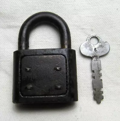 Vintage Yale & Towne Co. Lock With Key Works • $6.99