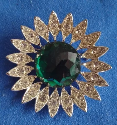 Vintage Sarah Coventry Green Emerald Tone Large Rhinestone Star Flower Brooch • $14.99