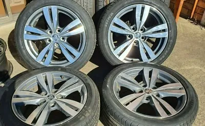$1180 • Buy 18  Commodore VF SS SV6 Genuine Wheel And Tyre Package Suit VE VF 18x8 5/120 48P