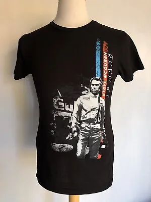 STEVE MCQUEEN (2011) Official Men's  LE MANS  Racing Movie T-Shirt Size Small • $18.99