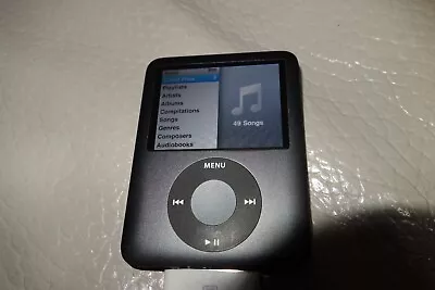 Apple IPod A1236 Nano 3rd Generation 8GB MP3 Music Player • £11