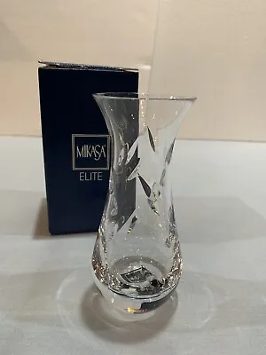 MIKASA Crystal ASPEN Classic Bud Flower Vase 6  Clear Leaf Engrave Heavy Vintage • $16.95