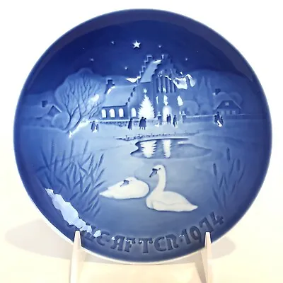 Royal Copenhagen B&G Christmas Collectible Plate-1974 CHRISTMAS IN THE VILLAGE. • $7.99