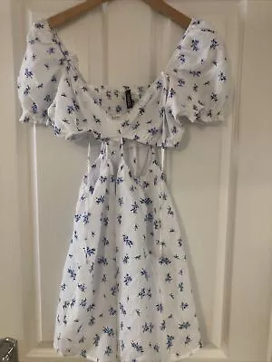 H + M DIVIDED Women Mini Dress White And Blue Floral  Side Cut Out UK 12 • £3