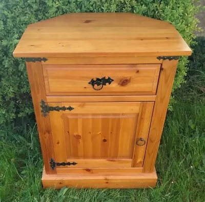 £45 • Buy Solid Pine Corner Unit With Cupboard And 1 Drawer