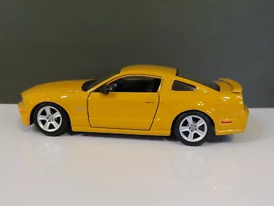 Maisto 2006 Ford Mustang GT 1/24 Scale Model. • £8