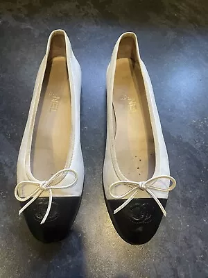 Chanel Ballet Flats White & Black Leather Size 5 Ballerina Shoes Bow Detail VGC • £38