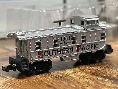 Southern Pacific Caboose #1064 Model Train  N Scale. Damaged Box. • $9.99