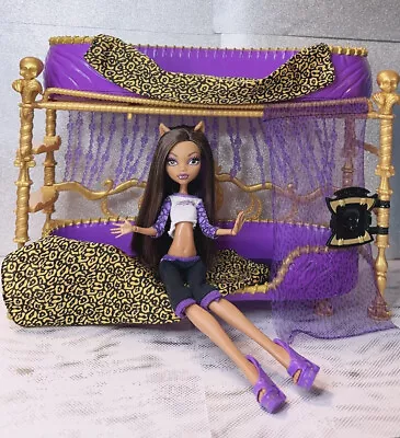 Monster High Room To Howl Bunk Bed & Dead Tired Clawdeen Wolf Playset 2011 • $117.74