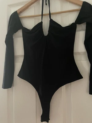 £8 • Buy Women’s ASOS Black Tie Halterneck Off Shoulder Bodysuit Size 8