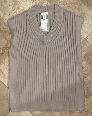 H&M Women's Oversized Sleaveless Sweater V Neck Tank Top Size Small 165/88A • $10