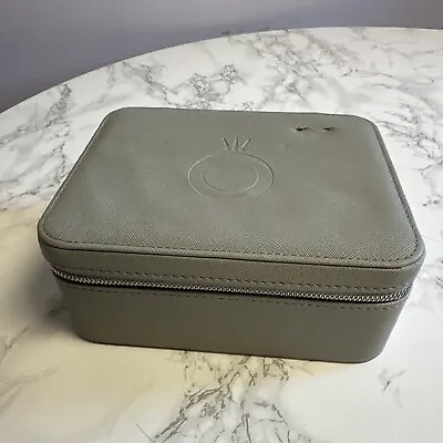 Pandora Grey Zip Around Jewellery Box • £25.99