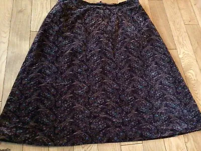 Ladies Thick Warm Lined Velvet Skirt Size 14 Preowned • £4