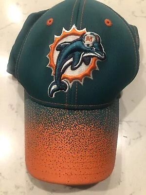 NEW REEBOK Vintage Miami Dolphins NFL EQUIPMENT “On Field” Fitted HAT - Miami! • $20.99