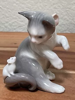 Lladro Cat & Mouse DAISA Figurine Pink Bows Porcelain; Spain 1984 (no Chips) • $34.99