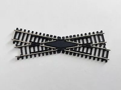 Hornby 00 Gauge R615 Right Hand Diamond Crossing Made In Austria. • £3.95